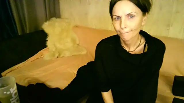 Snapshot of Elizabe_th chatting on October 2025 08:44:02 PM Elizabe th online show from October 2025 08:44:02 PM