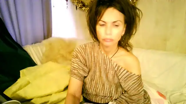 Snapshot of Elizabe_th chatting on February 2026 12:29:01 PM Elizabe th online show from February 2026 12:29:01 PM