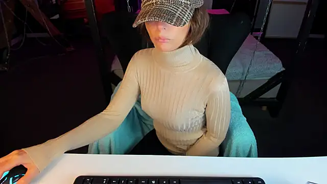 Snapshot of Elizabe_th chatting on March 2025 05:24:02 AM Elizabe th online show from March 2025 05:24:02 AM