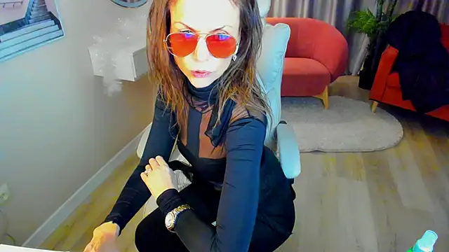 Snapshot of Elizabe_th chatting on February 2025 07:04:02 AM Elizabe th online show from February 2025 07:04:02 AM