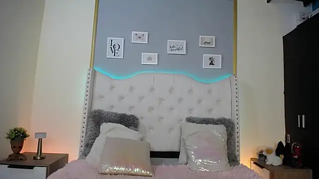 dante ferraraa online show from April 2026 09:05:01 PM