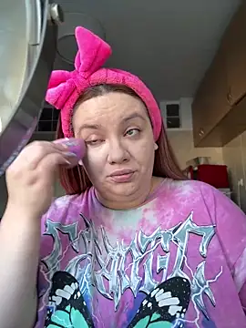 Snapshot of MelanieBrownn chatting on February 2025 07:00:01 AM MelanieBrownn online show from February 2025 07:00:01 AM