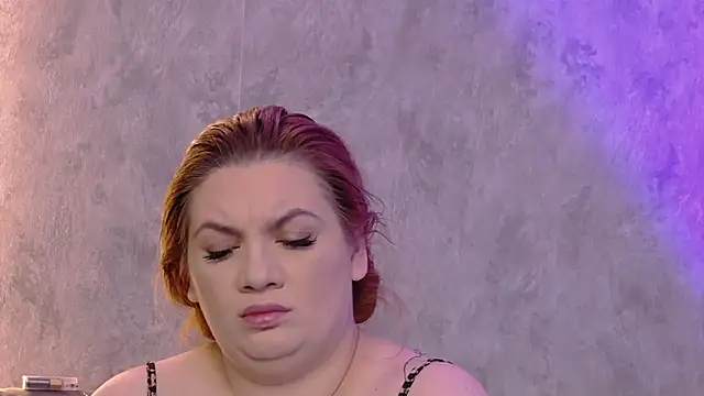 Snapshot of MelanieBrownn chatting on May 2026 04:42:01 AM MelanieBrownn online show from May 2026 04:42:01 AM