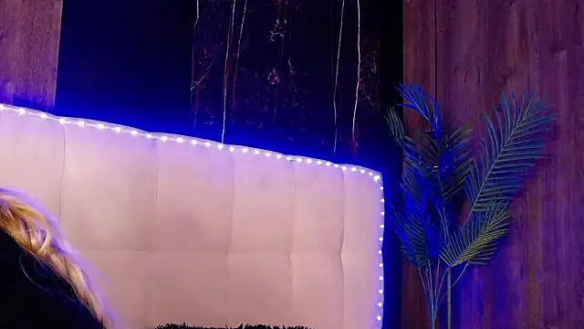 MelanieBrownn online show from February 2026 06:43:01 AM