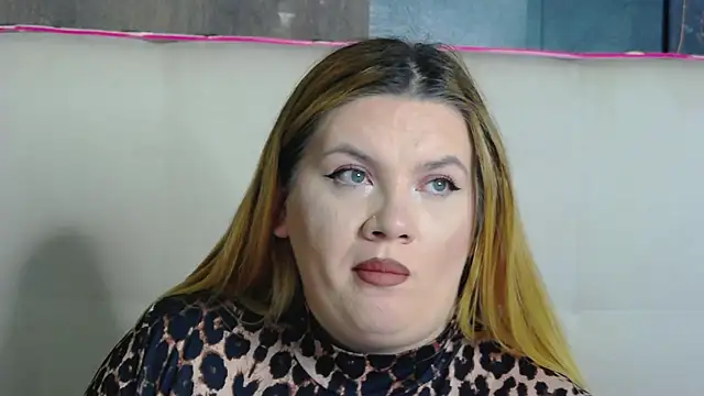 MelanieBrownn online show from November 2025 05:01:02 PM