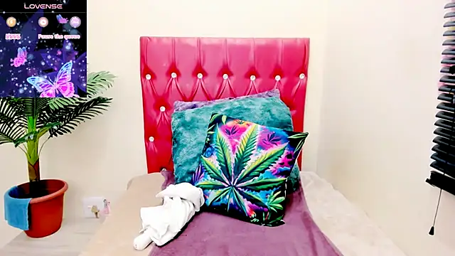 Temptressqeen online show from November 2025 05:46:01 PM