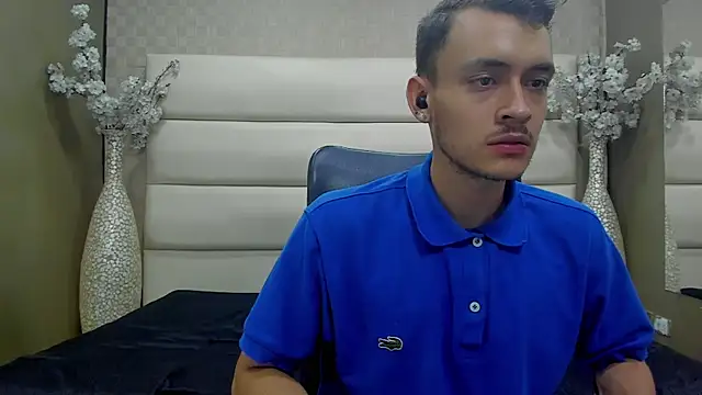 Snapshot of Desmon_Clark chatting on March 2025 04:27:02 AM Desmon Clark online show from March 2025 04:27:02 AM