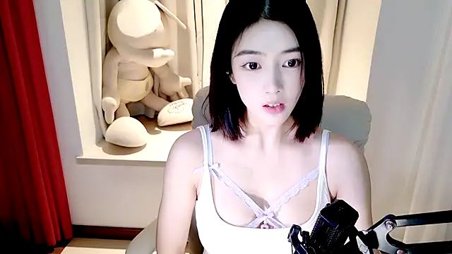 initial-lucky online show from December 2024 04:16:02 PM