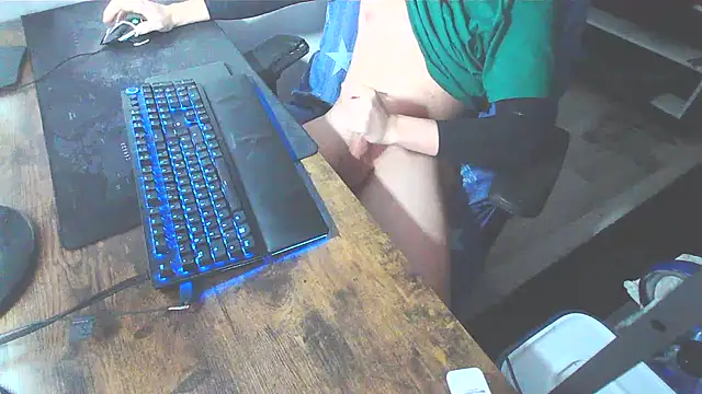 WouldLovetoFuckYou666 online show from February 2026 07:03:01 PM