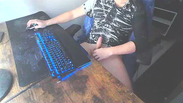 Snapshot of WouldLovetoFuckYou666 chatting on December 2024 03:22:02 PM WouldLovetoFuckYou666 online show from December 2024 03:22:02 PM