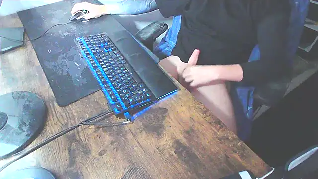 WouldLovetoFuckYou666 online show from December 2025 12:04:01 PM