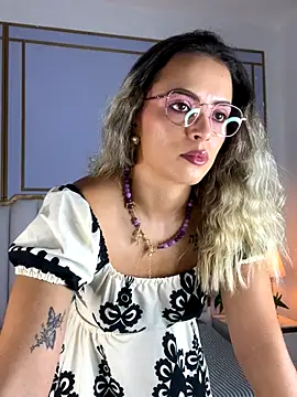 Snapshot of aziac10 chatting on October 2025 11:44:02 AM aziac10 online show from October 2025 11:44:02 AM