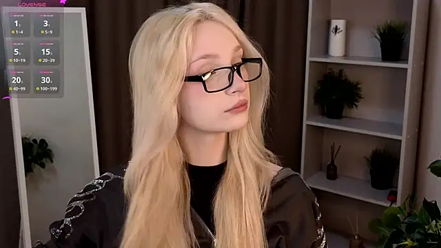 Naughty  Couplles online show from April 2026 03:24:02 AM