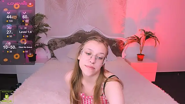 LayriantaVee online show from March 2025 01:34:01 PM