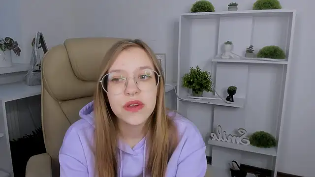 LayriantaVee online show from March 2026 06:04:02 AM