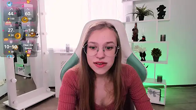 LayriantaVee online show from March 2026 07:19:01 AM