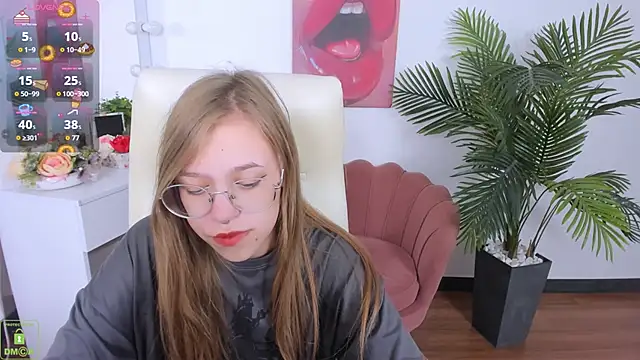 LayriantaVee online show from September 2025 06:18:01 AM