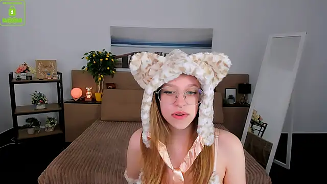 LayriantaVee online show from March 2025 07:13:02 AM