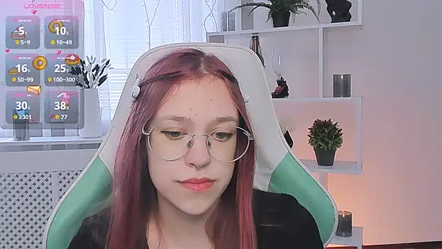 LayriantaVee online show from May 2026 06:17:01 AM