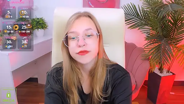 LayriantaVee online show from September 2025 06:13:01 AM