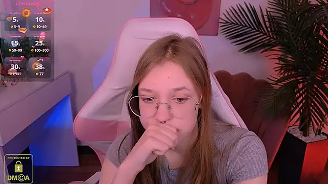 LayriantaVee online show from March 2025 01:27:02 PM