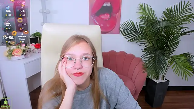 LayriantaVee online show from September 2025 06:03:01 AM