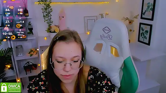 LayriantaVee online show from February 2025 01:11:01 PM