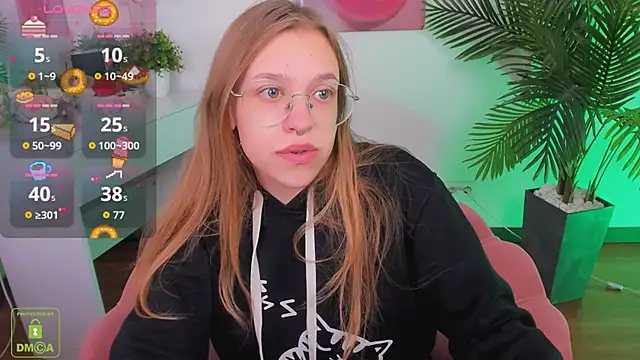 LayriantaVee online show from October 2025 06:26:02 AM