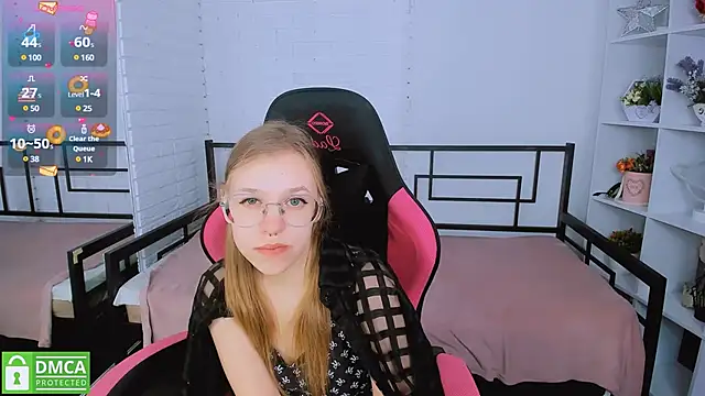 LayriantaVee online show from March 2025 07:14:01 AM