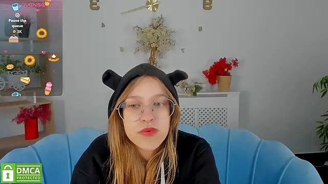 LayriantaVee online show from October 2025 06:14:01 AM