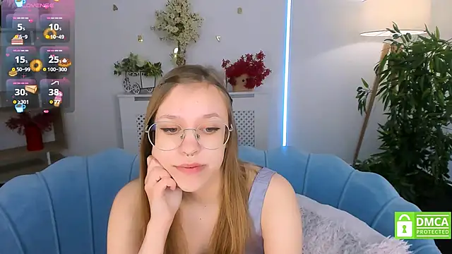 LayriantaVee online show from February 2025 07:30:02 AM