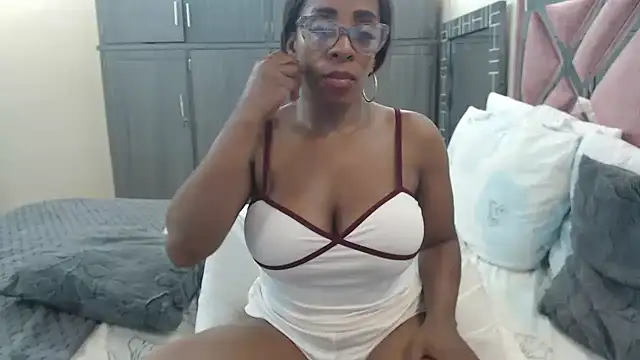Snapshot of Ginachaudex chatting on June 2026 11:59:01 PM Ginachaudex online show from June 2026 11:59:01 PM