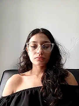 Ary-18 online show from December 2025 02:04:01 PM