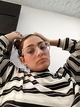 Ary-18 online show from December 2025 01:45:01 PM