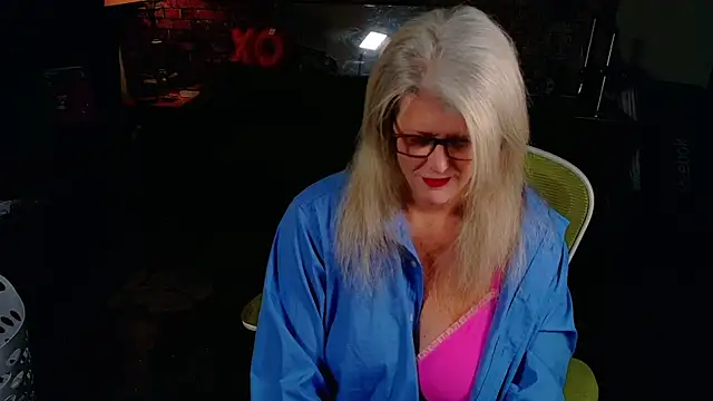 AliceHarlot online show from April 2026 10:33:02 PM