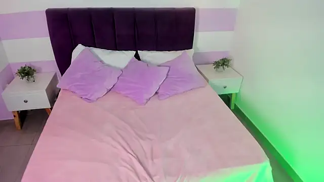 Scarlett  bell online show from February 2026 01:22:02 PM