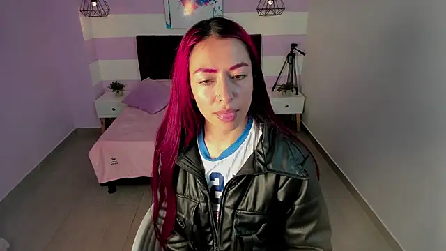 Scarlett  bell online show from November 2025 01:11:01 PM