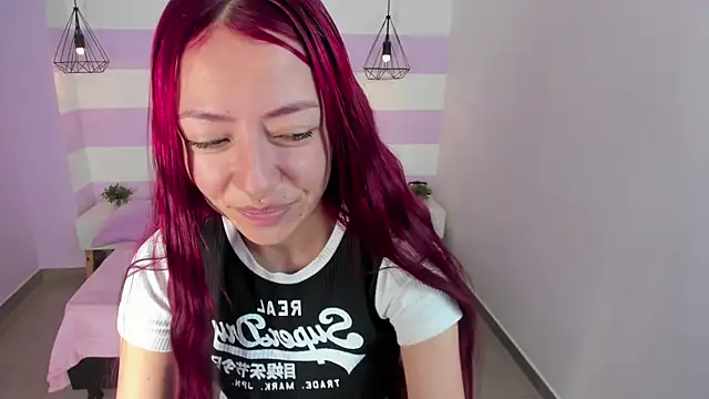 Scarlett  bell online show from December 2025 01:22:02 PM