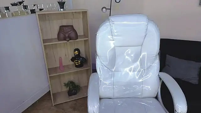 Eliie Ruizz online show from December 2025 08:21:01 PM