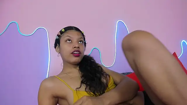 Mingie Rouse online show from October 2025 12:02:01 PM