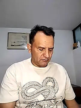 RogueTraveler online show from November 2025 03:44:01 AM