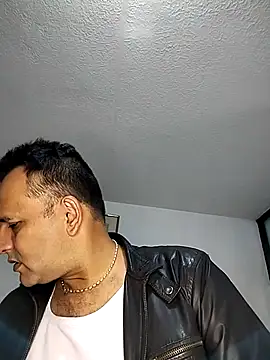 RogueTraveler online show from November 2025 03:09:02 AM