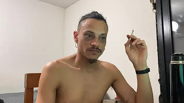 Snapshot of villanocat chatting on December 2024 06:10:02 AM villanocat online show from December 2024 06:10:02 AM