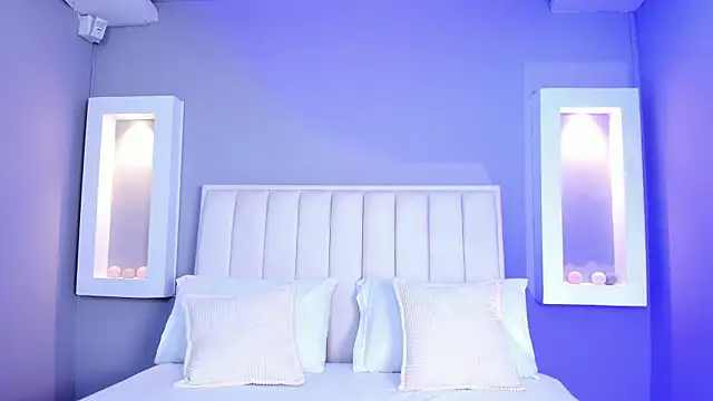 HannaPaola online show from October 2025 10:41:02 PM