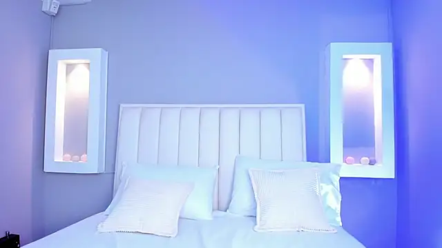 HannaPaola online show from October 2025 10:43:02 PM