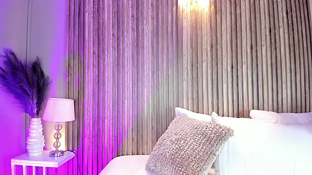 HannaPaola online show from March 2026 10:35:02 PM