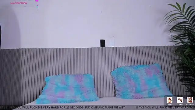 valentina lux online show from March 2026 07:07:02 PM