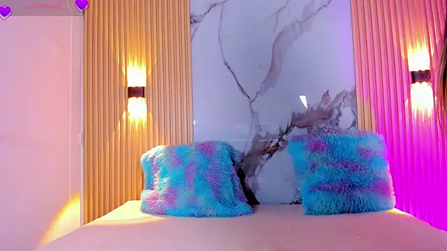 valentina lux online show from September 2025 03:46:01 AM