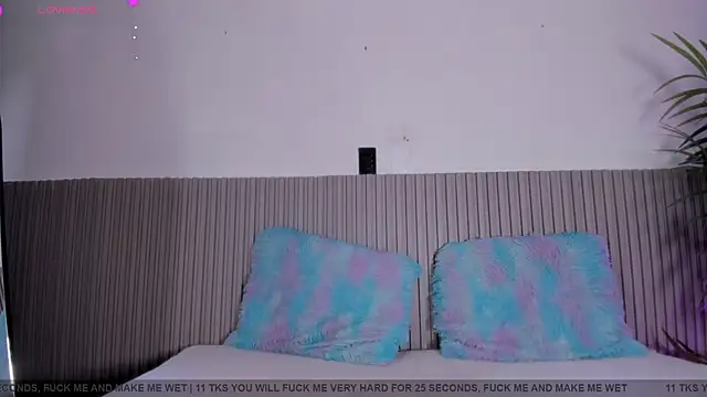 valentina lux online show from March 2026 08:44:02 PM