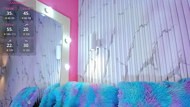 Snapshot of valentina_lux chatting on October 2025 07:13:02 PM valentina lux online show from October 2025 07:13:02 PM